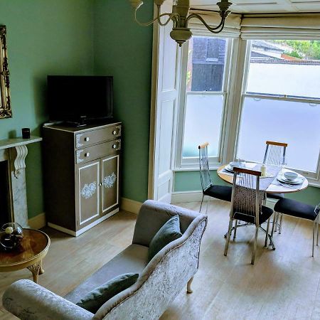 Beautiful One Bedroom Ground Floor Apartment With Parking Exeter Exteriör bild