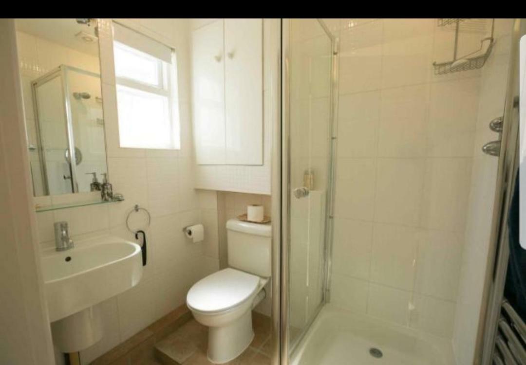 Beautiful One Bedroom Ground Floor Apartment With Parking Exeter Exteriör bild