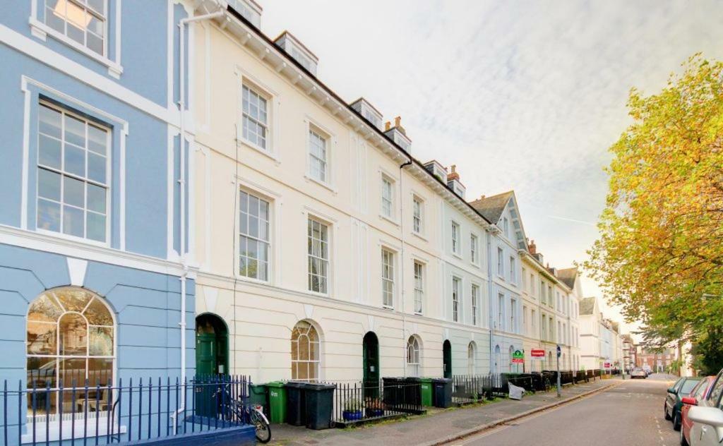 Beautiful One Bedroom Ground Floor Apartment With Parking Exeter Exteriör bild