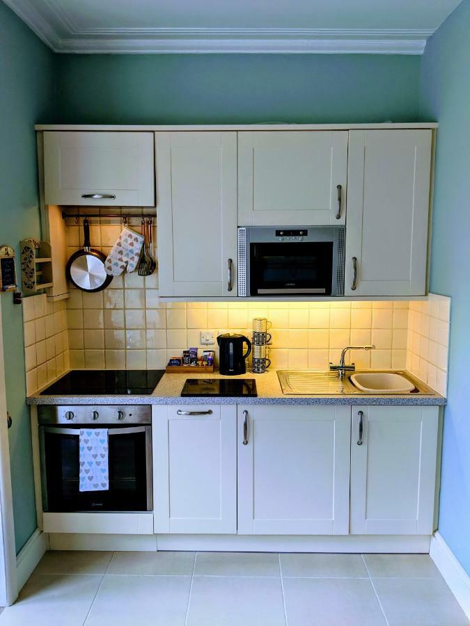 Beautiful One Bedroom Ground Floor Apartment With Parking Exeter Exteriör bild