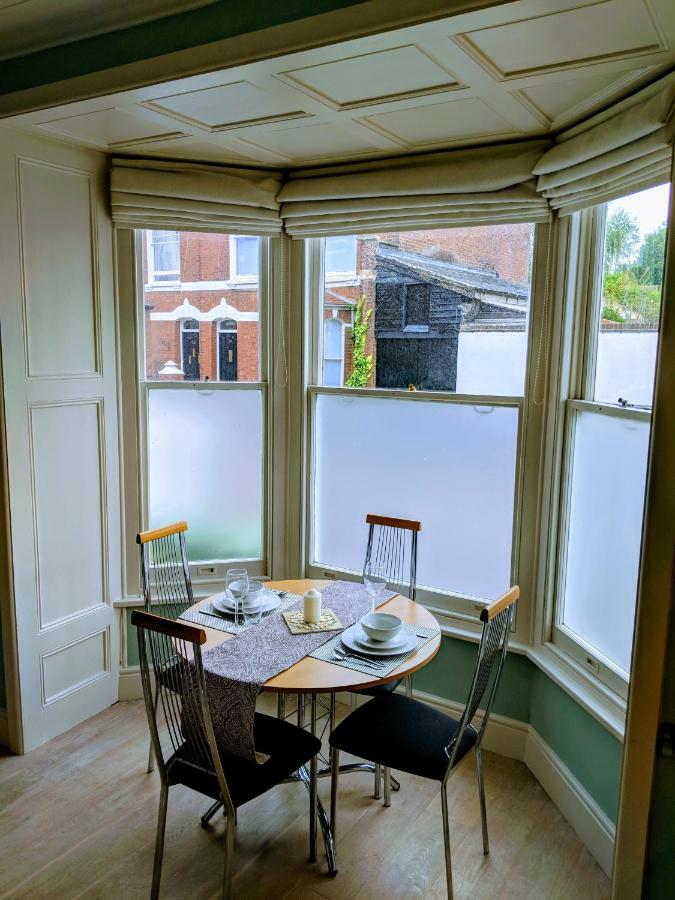 Beautiful One Bedroom Ground Floor Apartment With Parking Exeter Exteriör bild