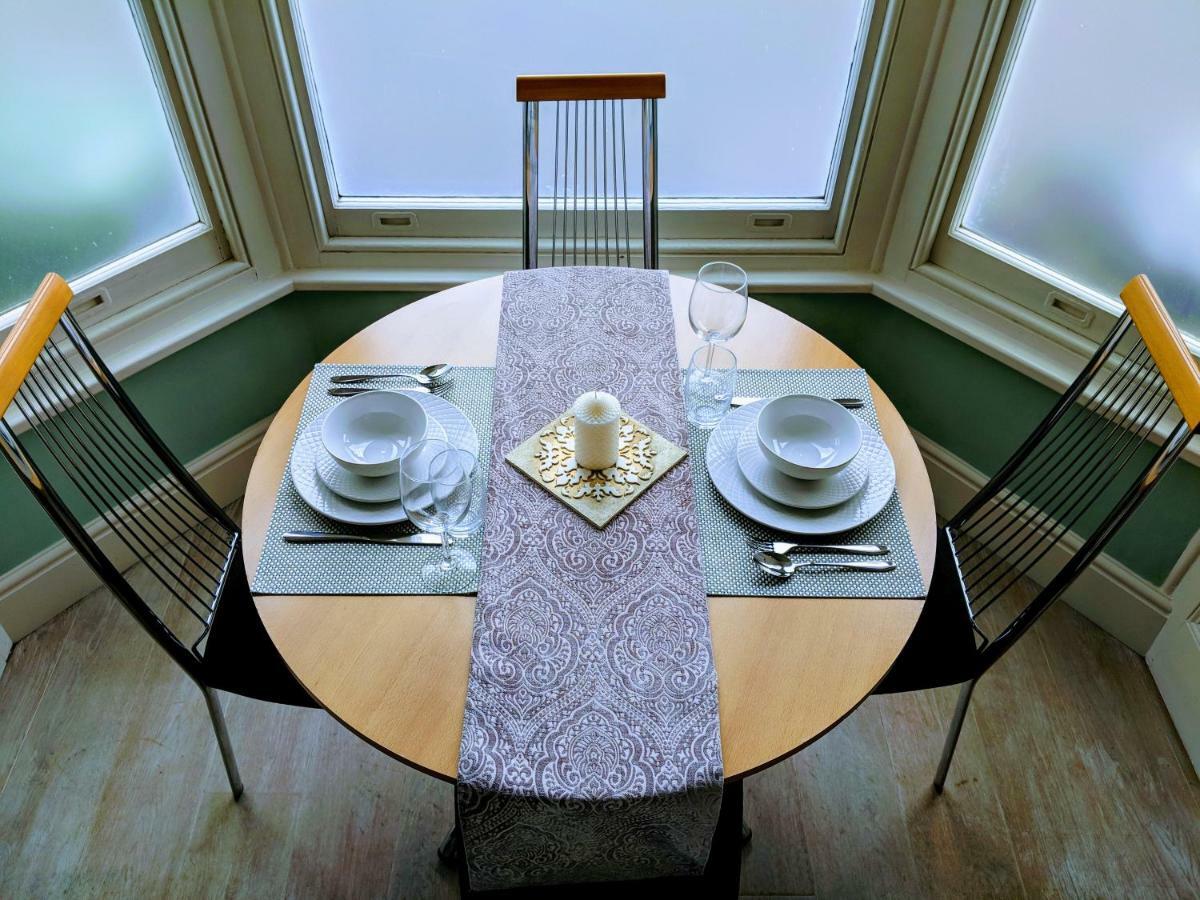 Beautiful One Bedroom Ground Floor Apartment With Parking Exeter Exteriör bild